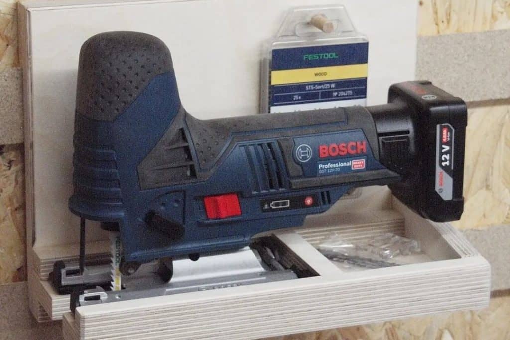 Reciprocating Saw vs Jigsaw Which One Is Right For You?