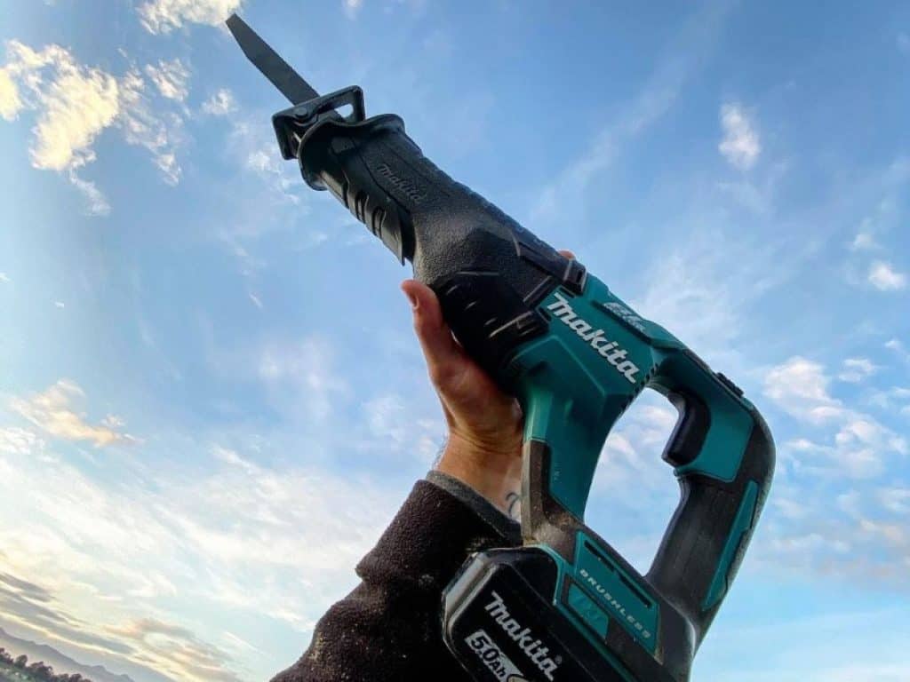 Reciprocating Saw vs Jigsaw Which One Is Right For You?