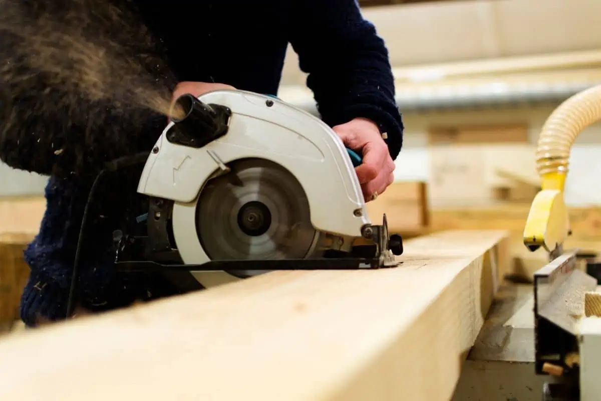 circular saw at work