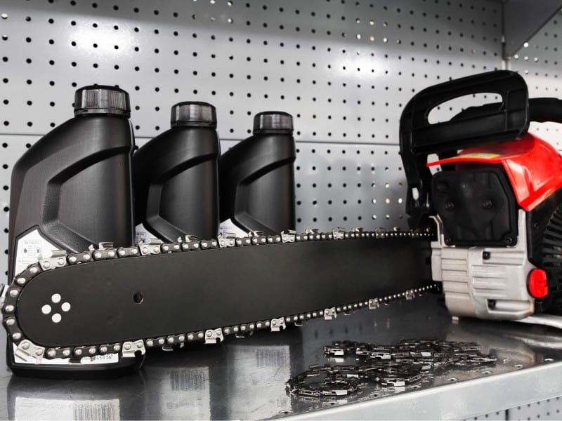 How to Choose a Chainsaw Oil Substitute Tools n Goods