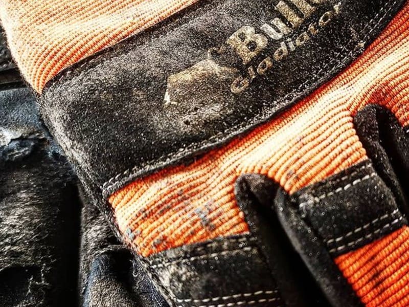 7 Best Chainsaw Gloves in 2024 [Detailed Reviews] Tools n Goods
