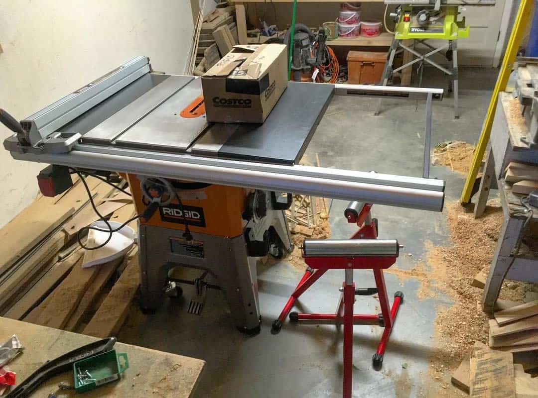 portable ridgid table with saw