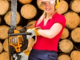 5 Best Chainsaw for a Woman to Buy in 2024